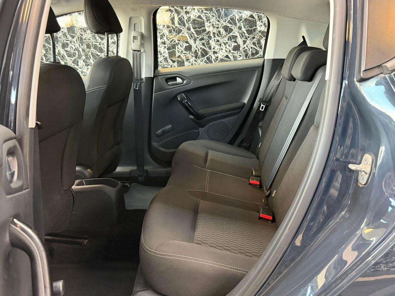 Peugeot 208 PureTech 82 5 porte Allure