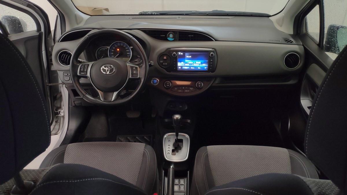 TOYOTA Yaris SOLO PER COMMERCIANTI AUTO SENZA GARANZIA