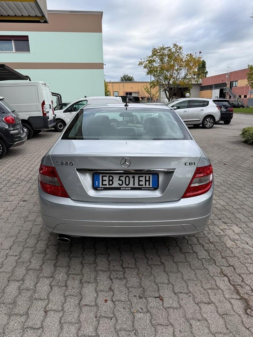 Mercedes-benz C 220 CDI BlueEFFICIENCY Avantgarde