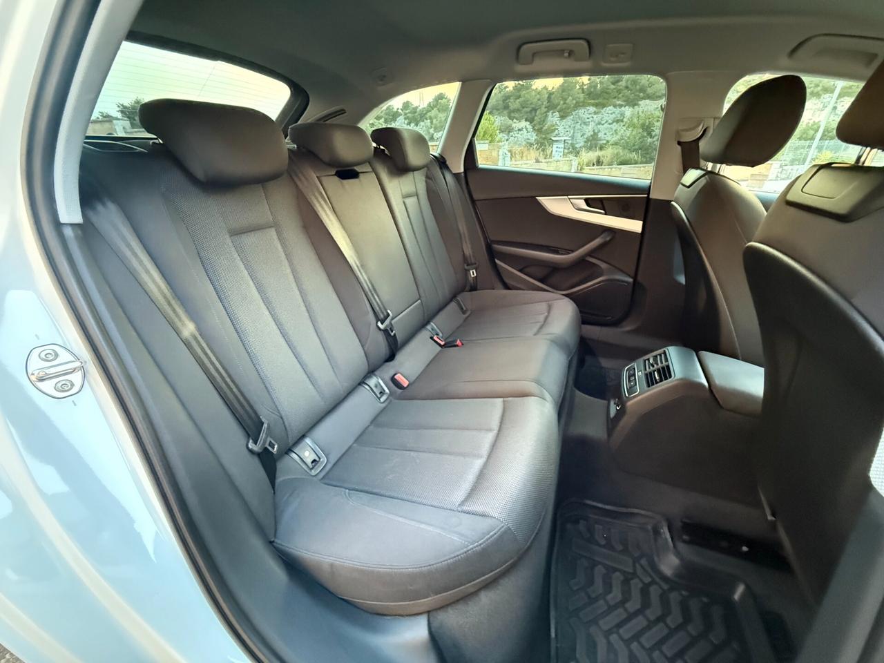 Audi A4 Avant/2.0 S TDI 150 CV/NAVI/LED/CERCHI 17"