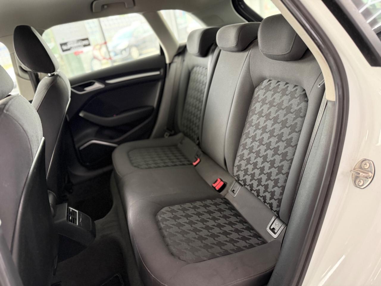 Audi A3 1.2 TFSI 110 CV Ambiente