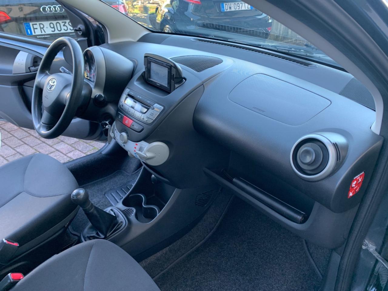 Toyota Aygo 1.0 12V VVT-i 5 porte Lounge Connect