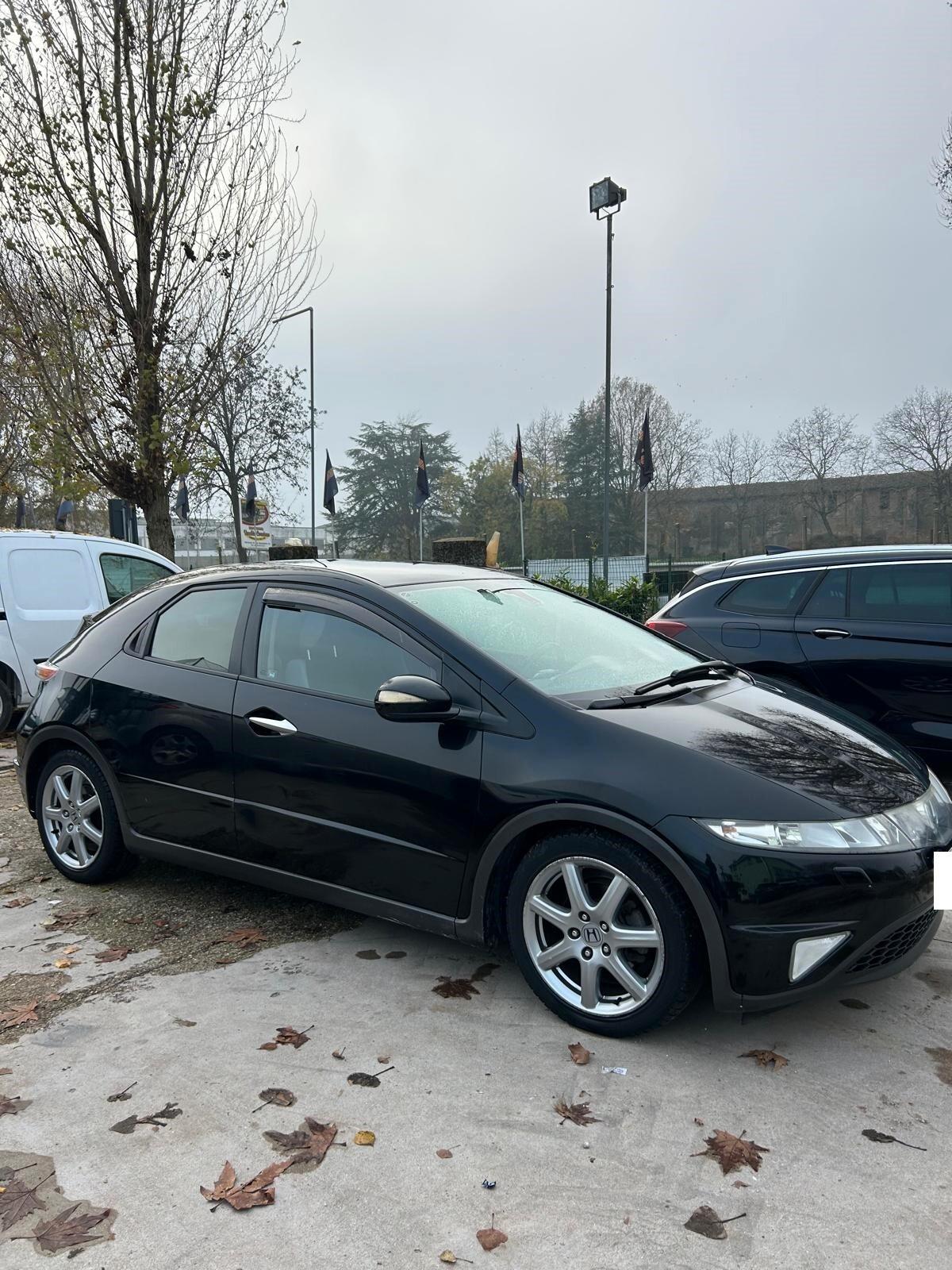 Honda Civic 1.8 i-VTEC 5p. Executive i-P