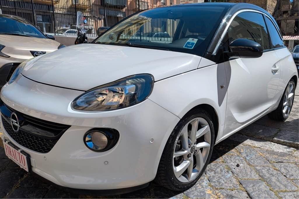 Opel Adam 1.2 70 CV Slam