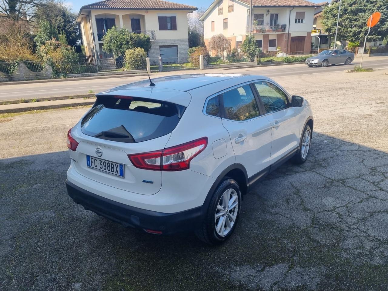 Nissan Qashqai 1.5 dCi N-Connecta