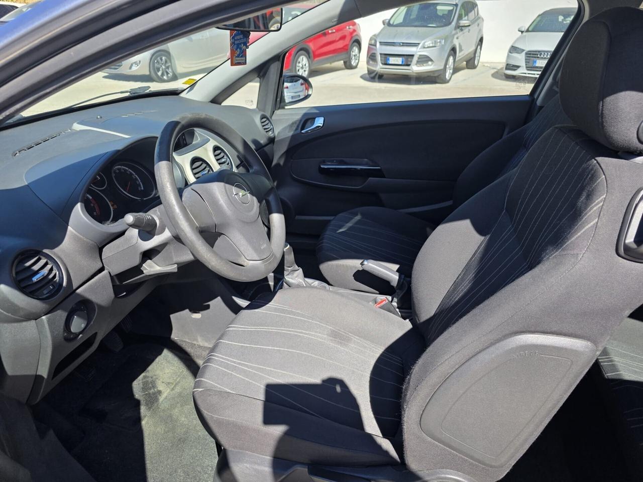 Opel Corsa 1.2 3 porte Club