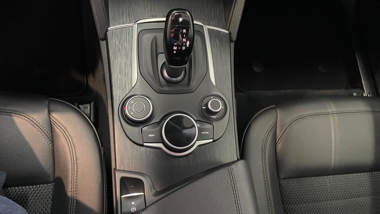 Alfa Romeo Stelvio 2.2 Turbodiesel 180 CV AT8 RWD Executive