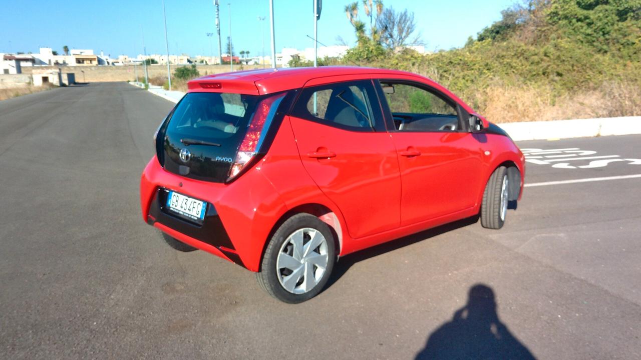 Toyota Aygo 1.0 VVT-i 69 CV 5 porte x-cool TSS