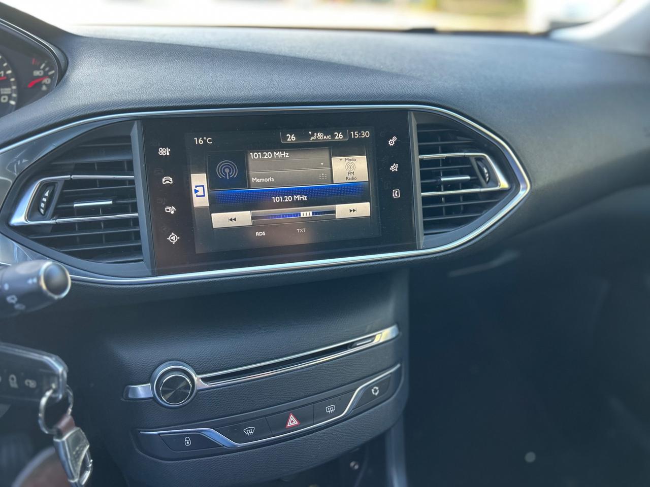 Peugeot 308 1500 cdi per neo patentati