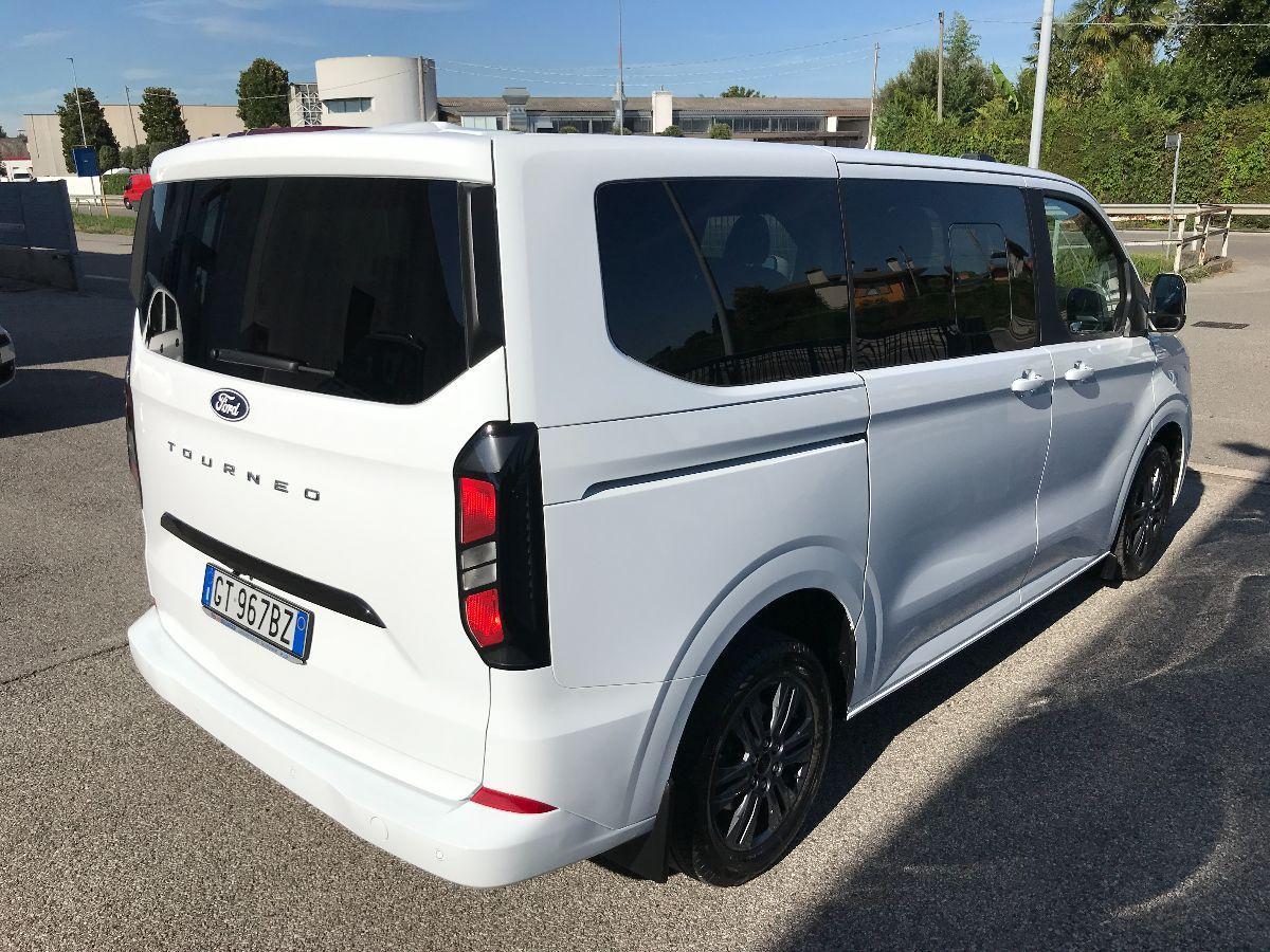 FORD Tourneo Custom TITANIUM L1H1 2.0 ECOBLUE 170CV AUTOMATICO 8 POSTI