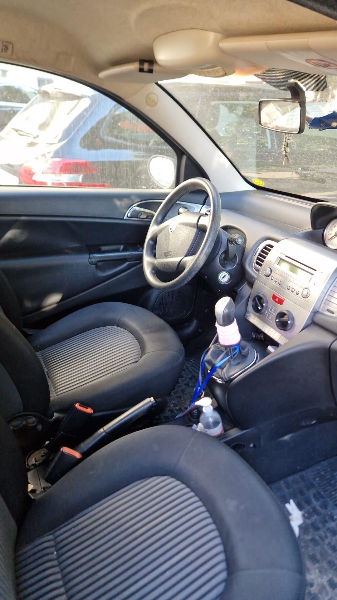 Lancia Ypsilon 1.3 MJT 75 CV Argento
