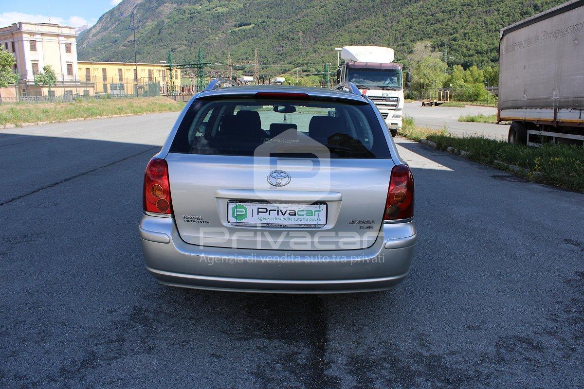 TOYOTA Avensis 2.0 D-4D 16V Station Wagon