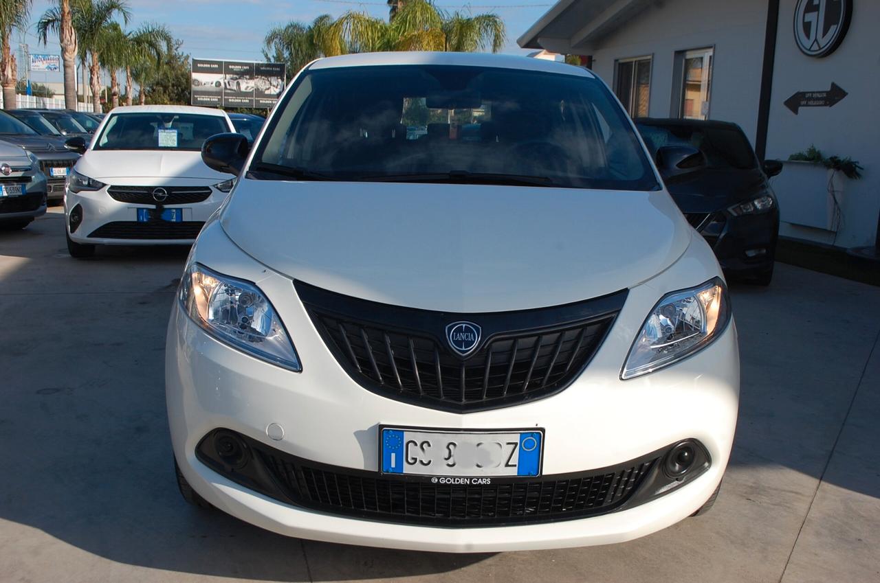 Lancia Ypsilon 1.0 firefly 70CV hybrid Oro S&S Uff Italy USB