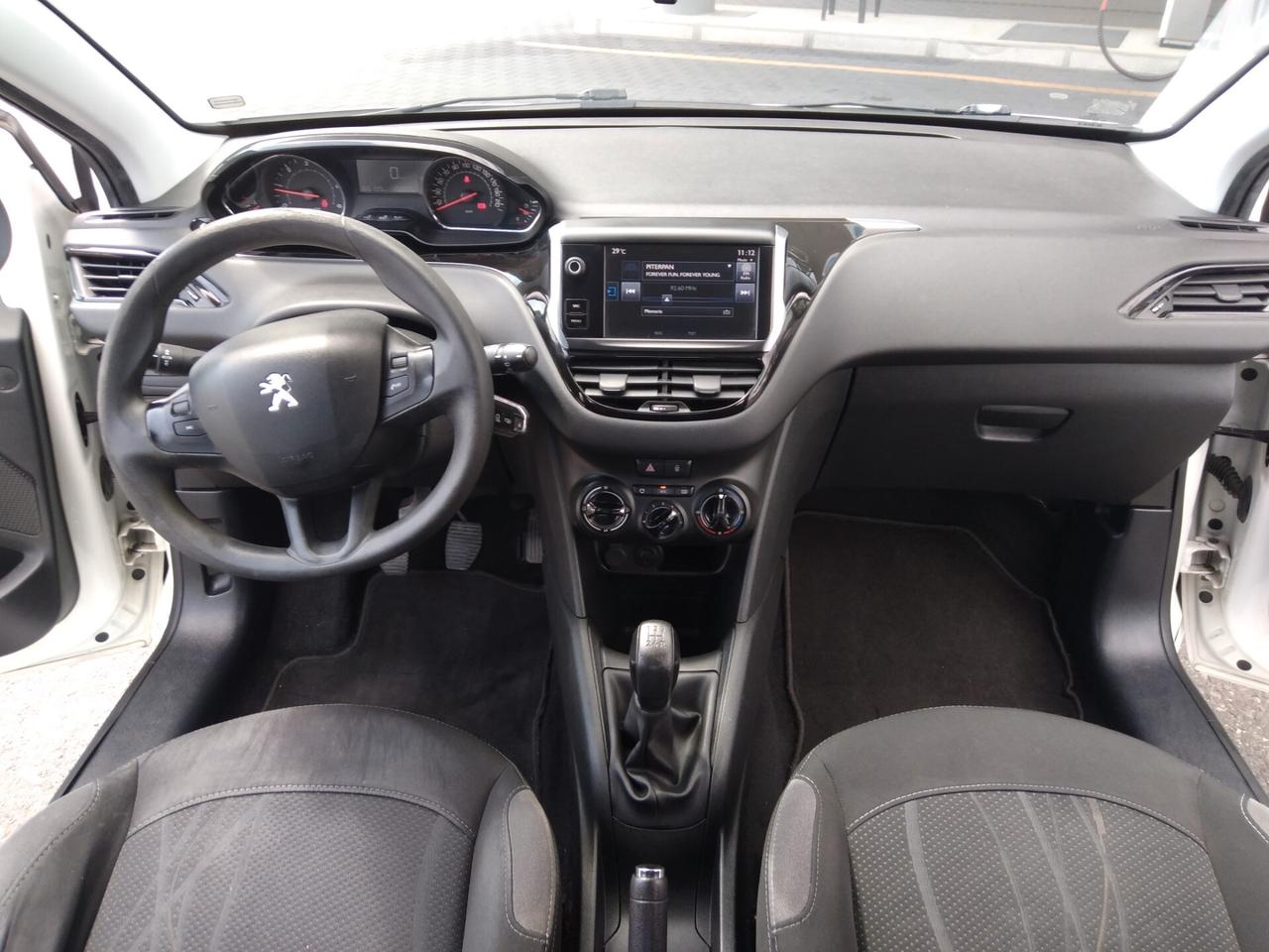 Peugeot 208 1.4 HDi 68 CV 5 porte Allure x neopatentati