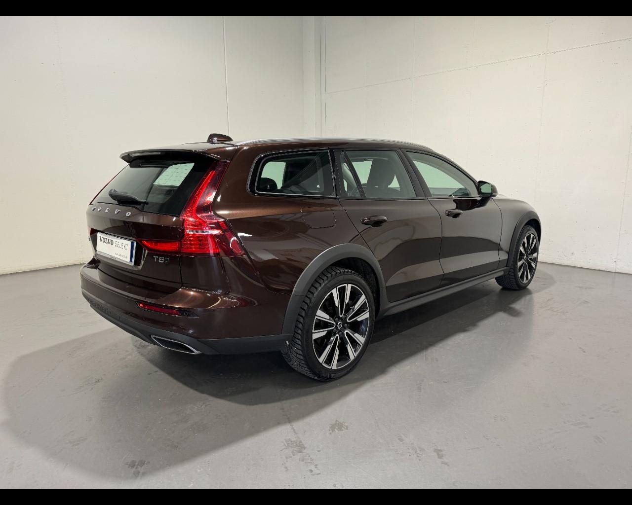 VOLVO V60 II 2019 Cross Country V60 Cross Country 2.0 t5 Pro awd geartronic my20