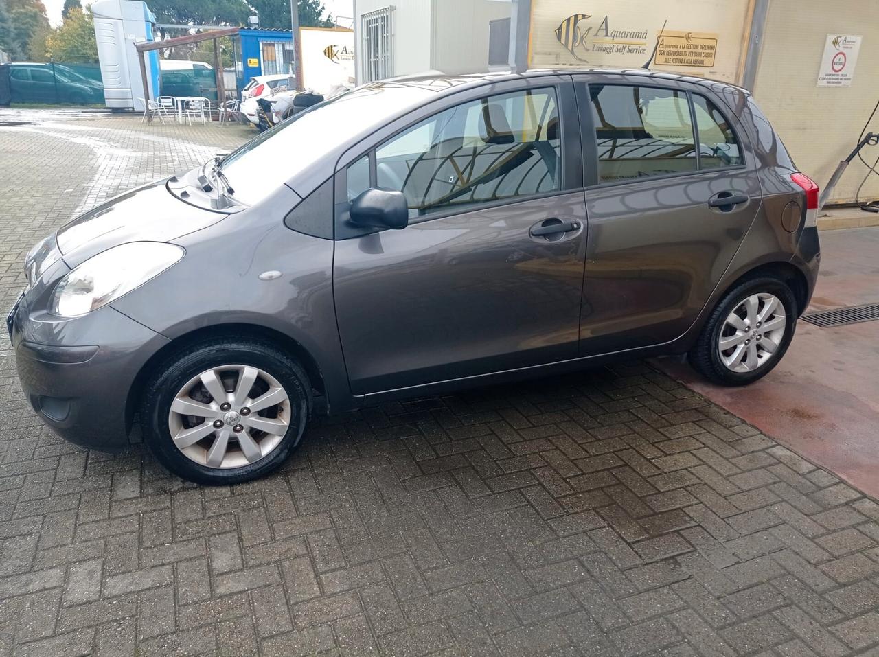 Toyota Yaris 1.0 5 porte Now(TRATTABILE