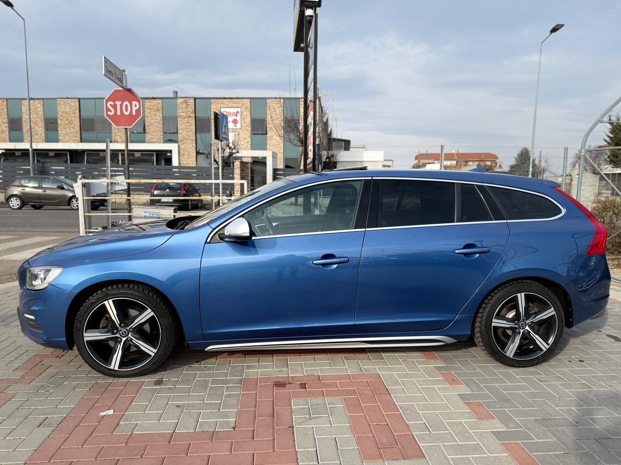 Volvo V60 R-design *AUTOMATICA *TETTO