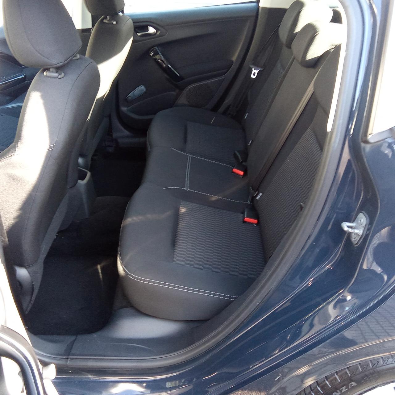 Peugeot 208 BlueHDi 75 5 porte Allure