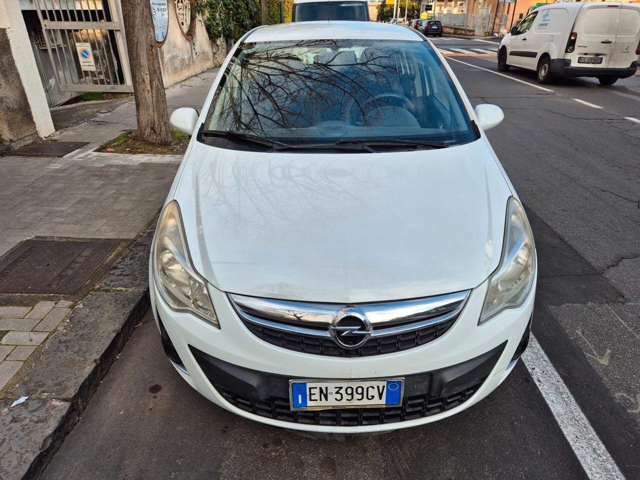 Opel Corsa 1.2 5 porte Sport