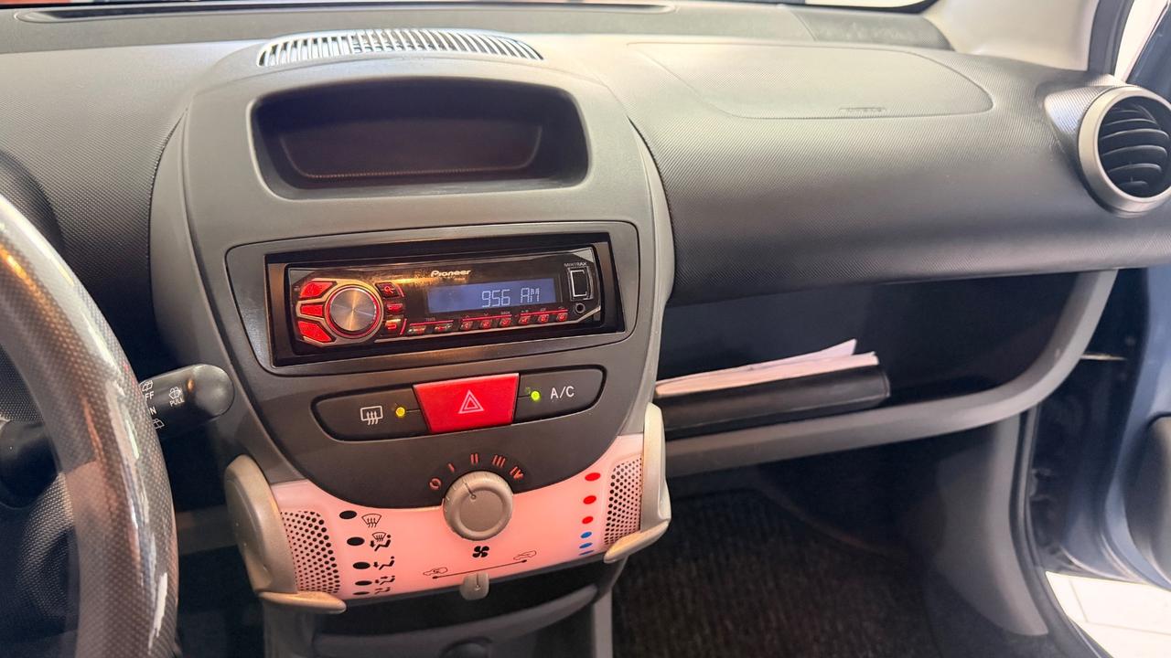 Toyota Aygo 1.0 12V VVT-i 5 porte Sol