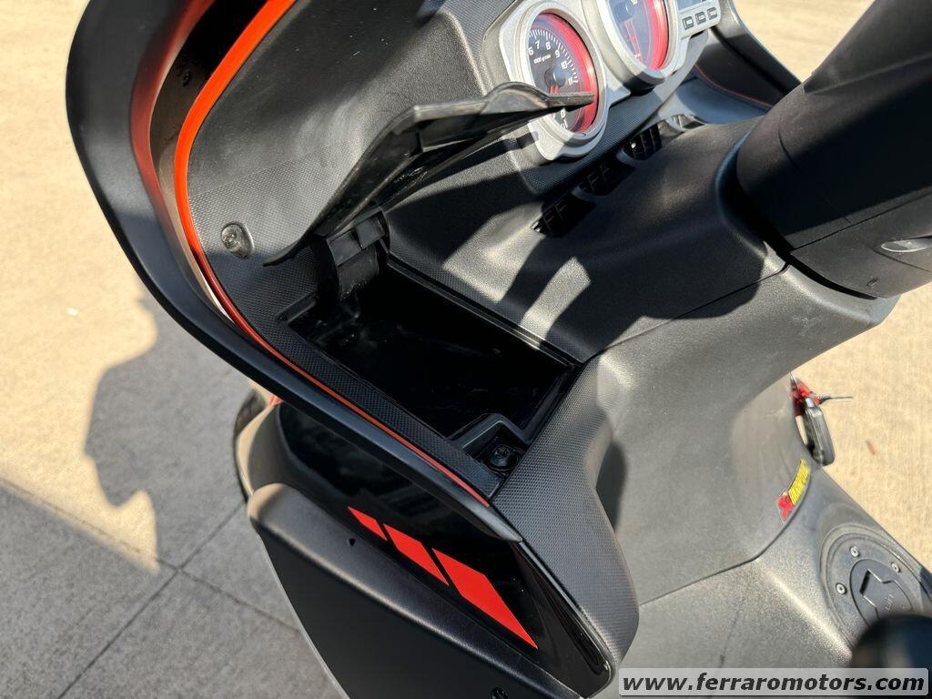 APRILIA SR-MAX SOLO 2499 EURO