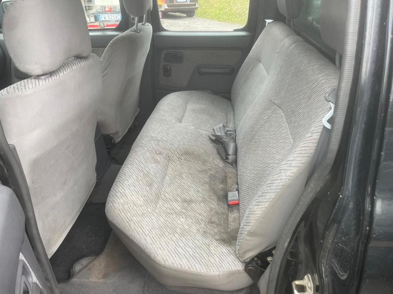 NISSAN NAVARA PICK-UP 2.5 TD DOUBLE CAB 4PORTE