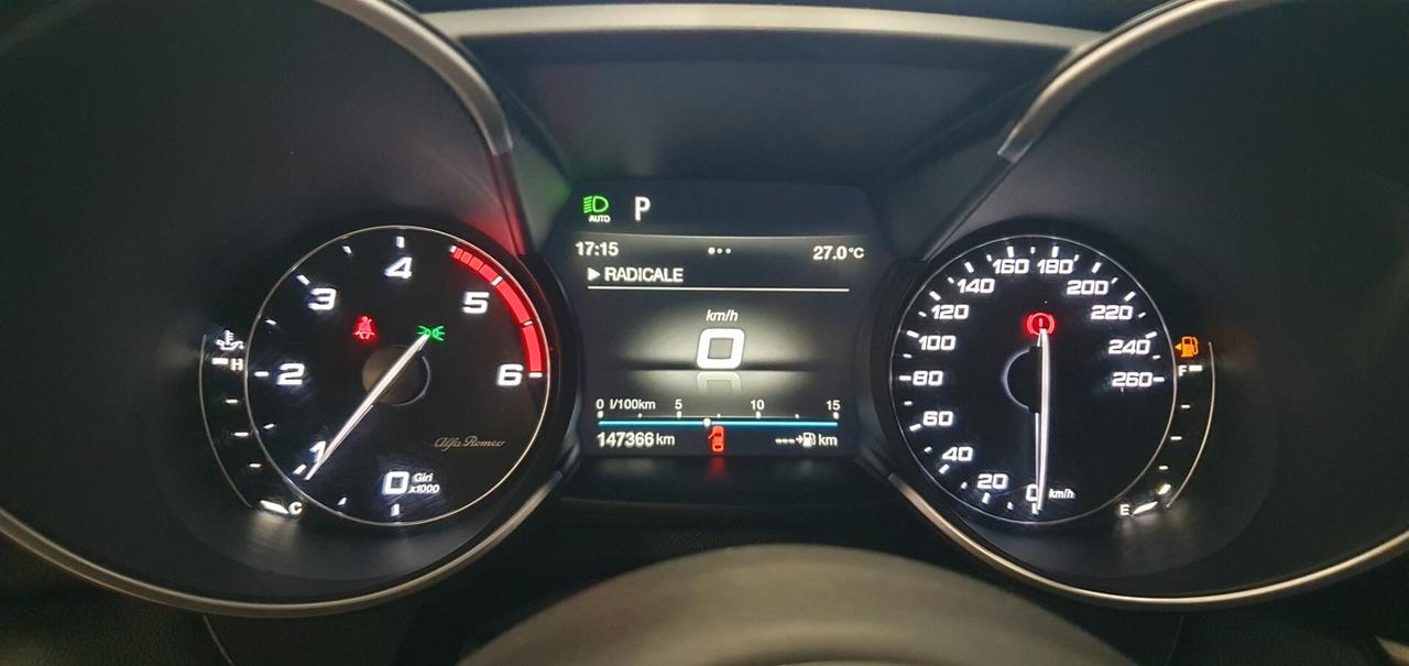 Alfa Romeo Giulia 2.2 JTDM 160 CV B-Tech doppio tetto apribile