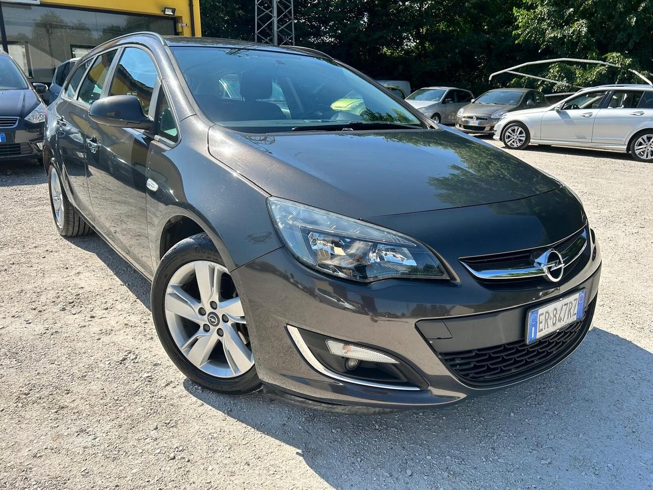 OPEL ASTRA 1.7CDTI 110CV COSMO UNICO TOP NEOPAT.