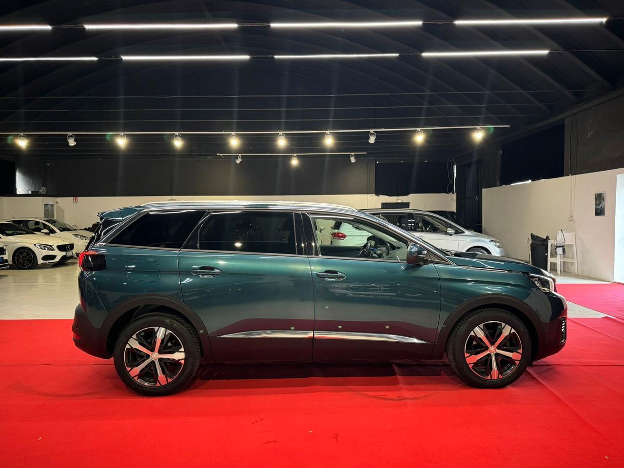 PEUGEOT 5008 GT LINE