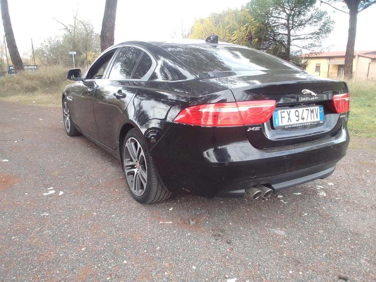 Jaguar XE 2.0 D 180 CV Pure