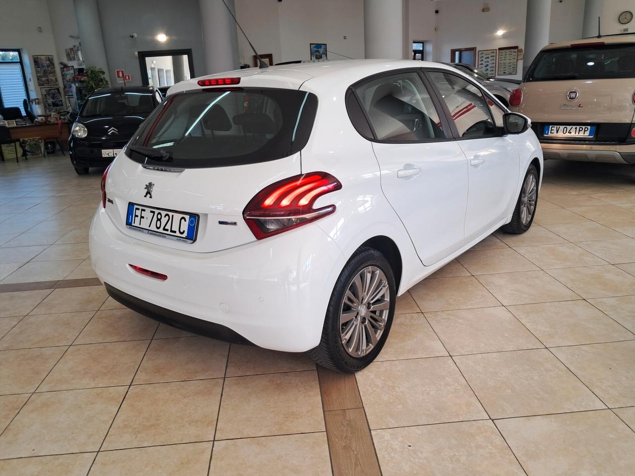Peugeot 208 PureTech 82 5p. GPL Allure(Motore revisionato)
