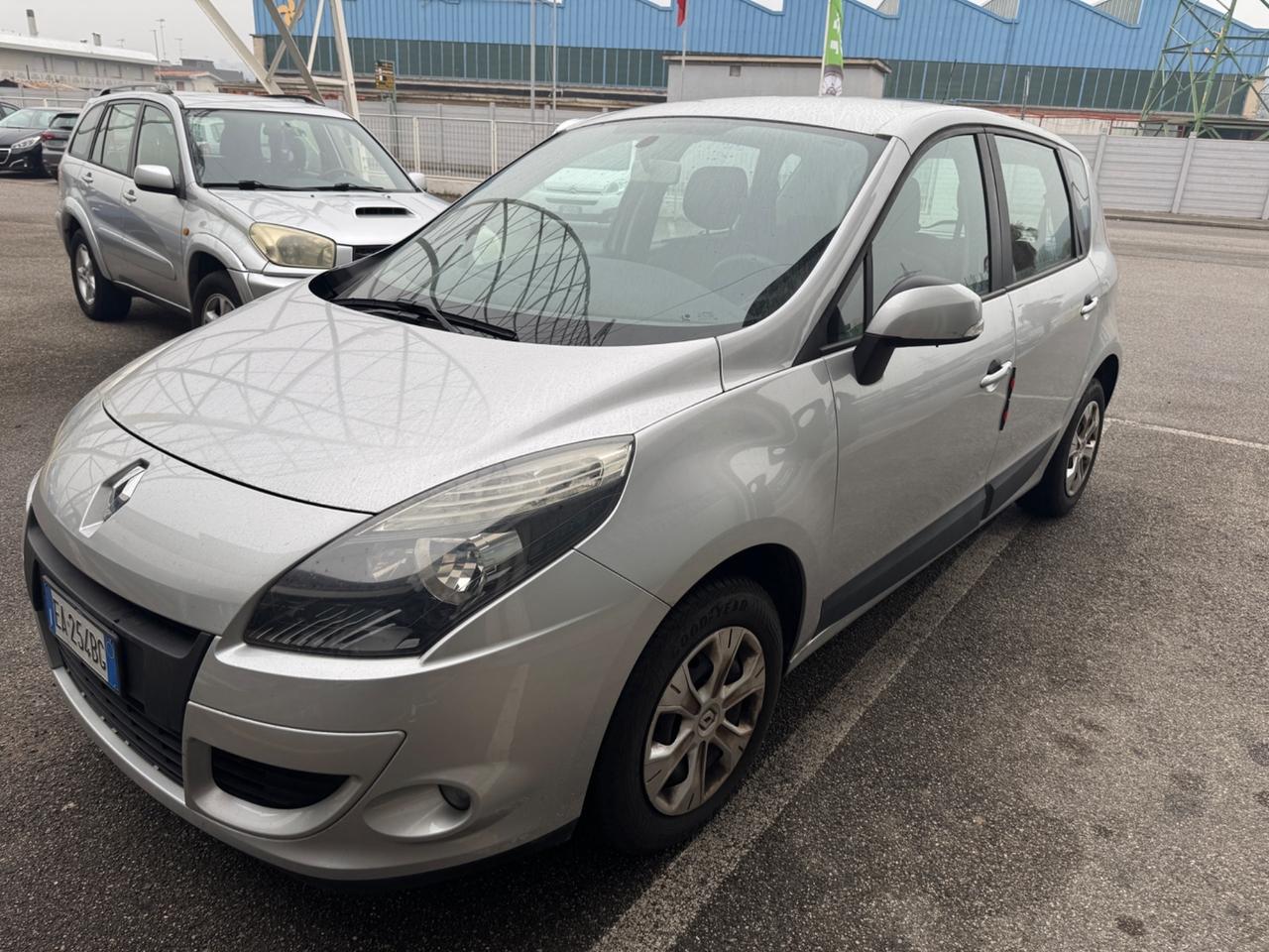 Renault Scenic X-Mod 1.5 dCi 105CV