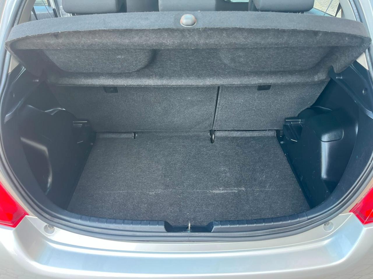 Toyota Yaris 1.0 5 porte Lounge *NEOPATENTATI*