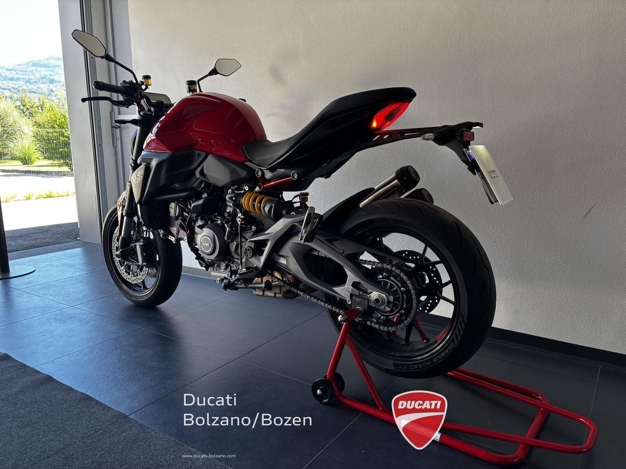 Ducati Monster V2 896