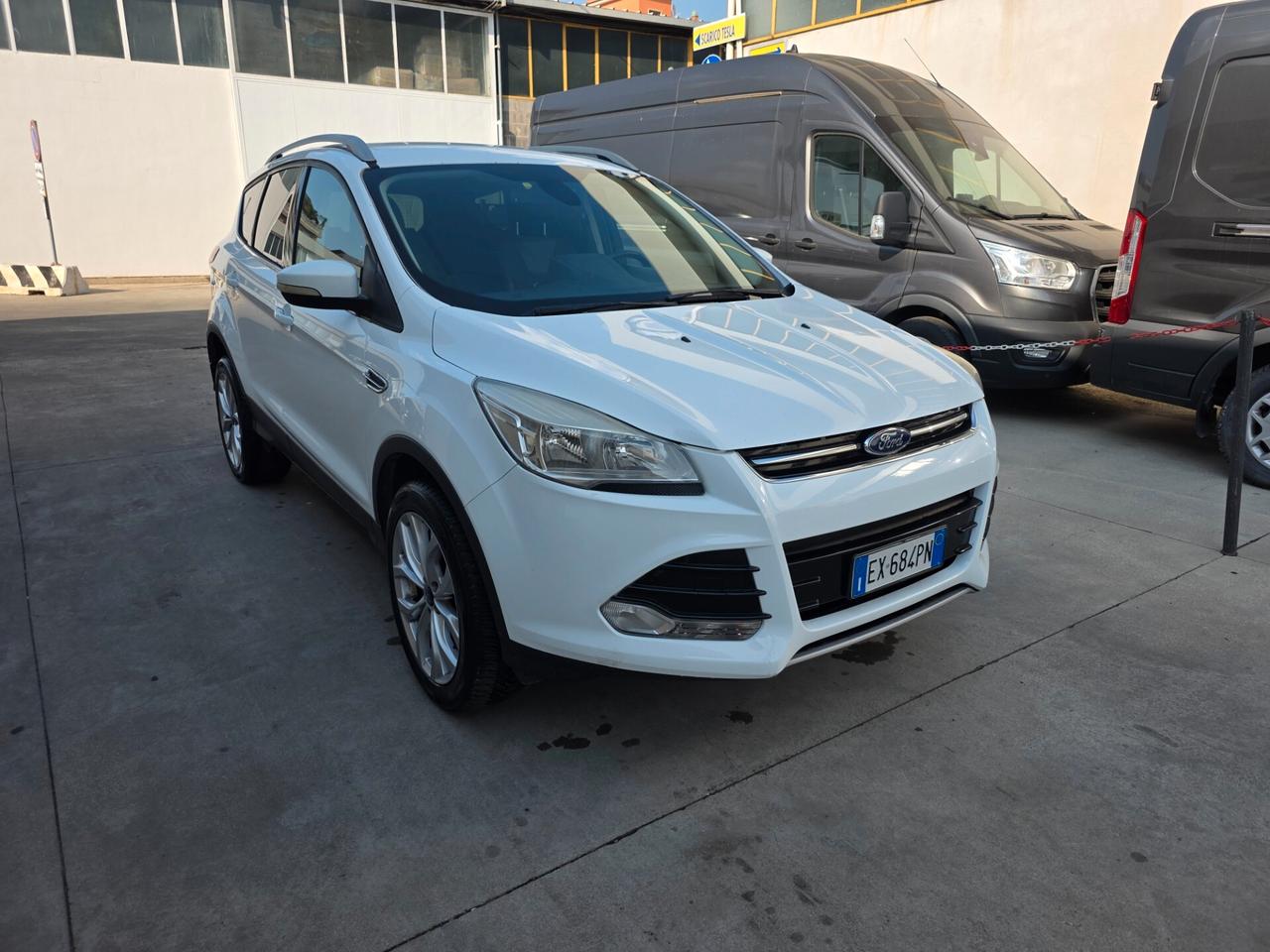 Ford Kuga 2.0 TDCI 4x4 Powershift Business FULL...