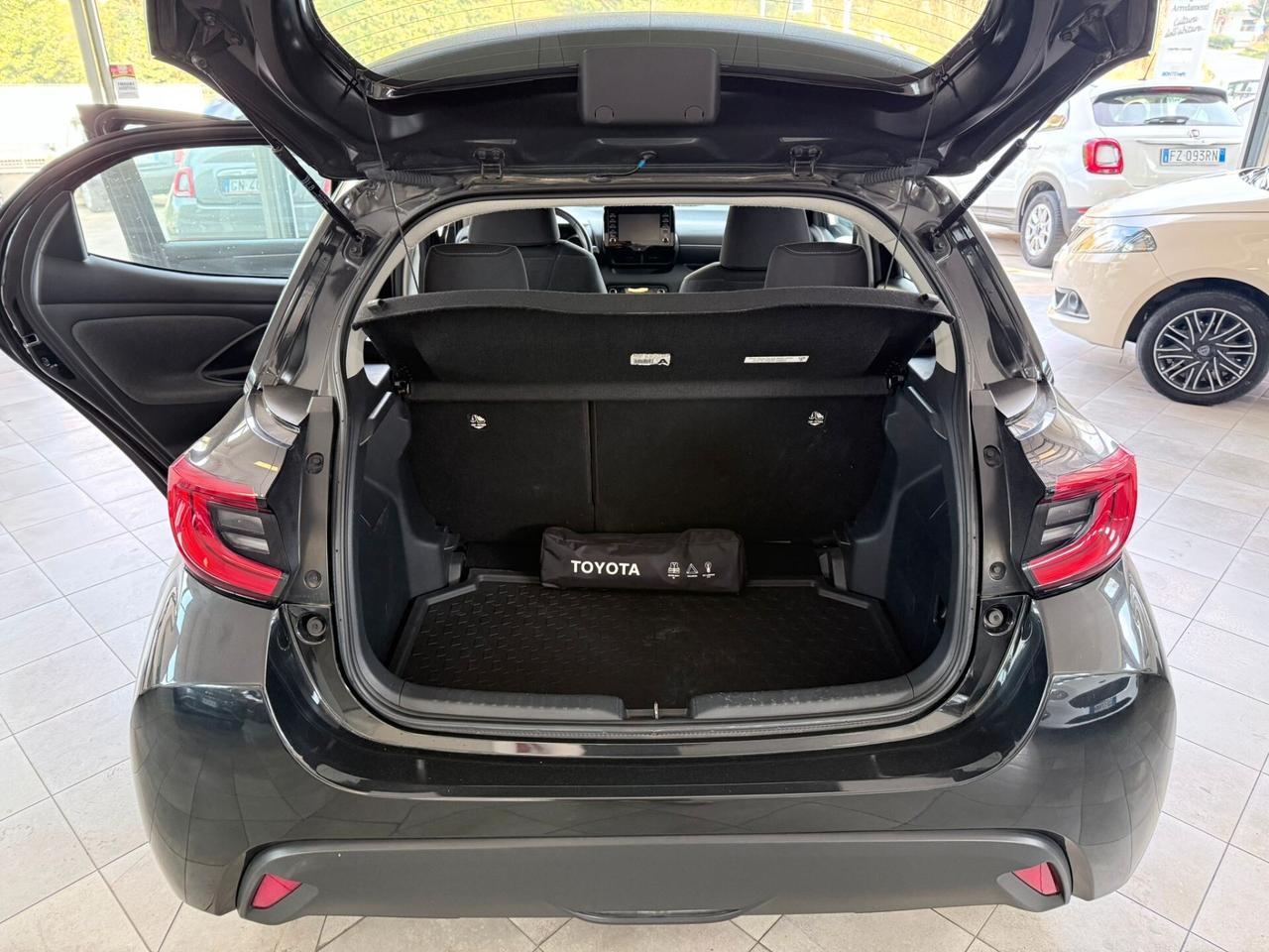 Toyota Yaris 1.5 Hybrid 5 porte Trend