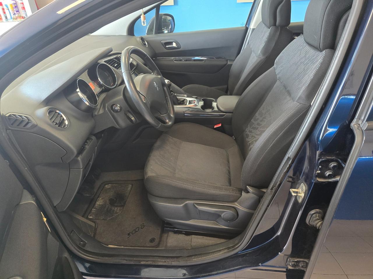 Peugeot 3008 1.6 HDi 112CV cambio robotizzato Tecno