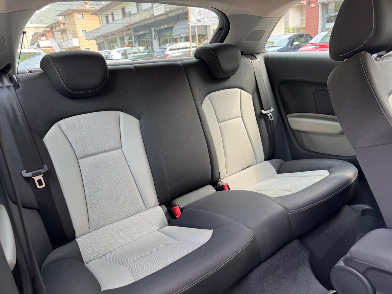 Audi A1 1.2 TFSI Ambition TAGLIANDATA - OK NEOPATENTATI