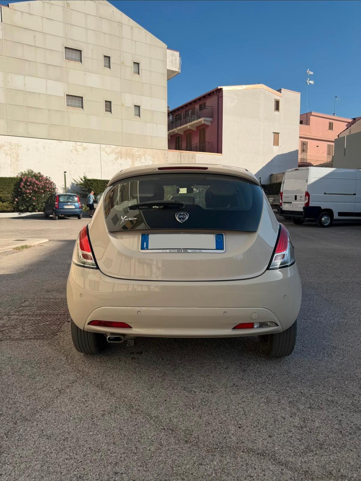 Lancia Ypsilon 1.2 69 CV 5 porte GPL Ecochic Gold
