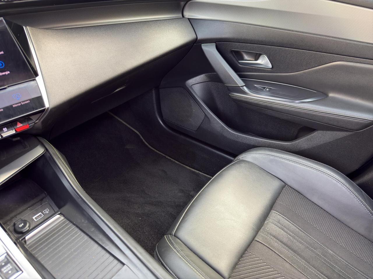 Peugeot 408 1.6 hybrid 225cv phev automatica GT Tetto 2023