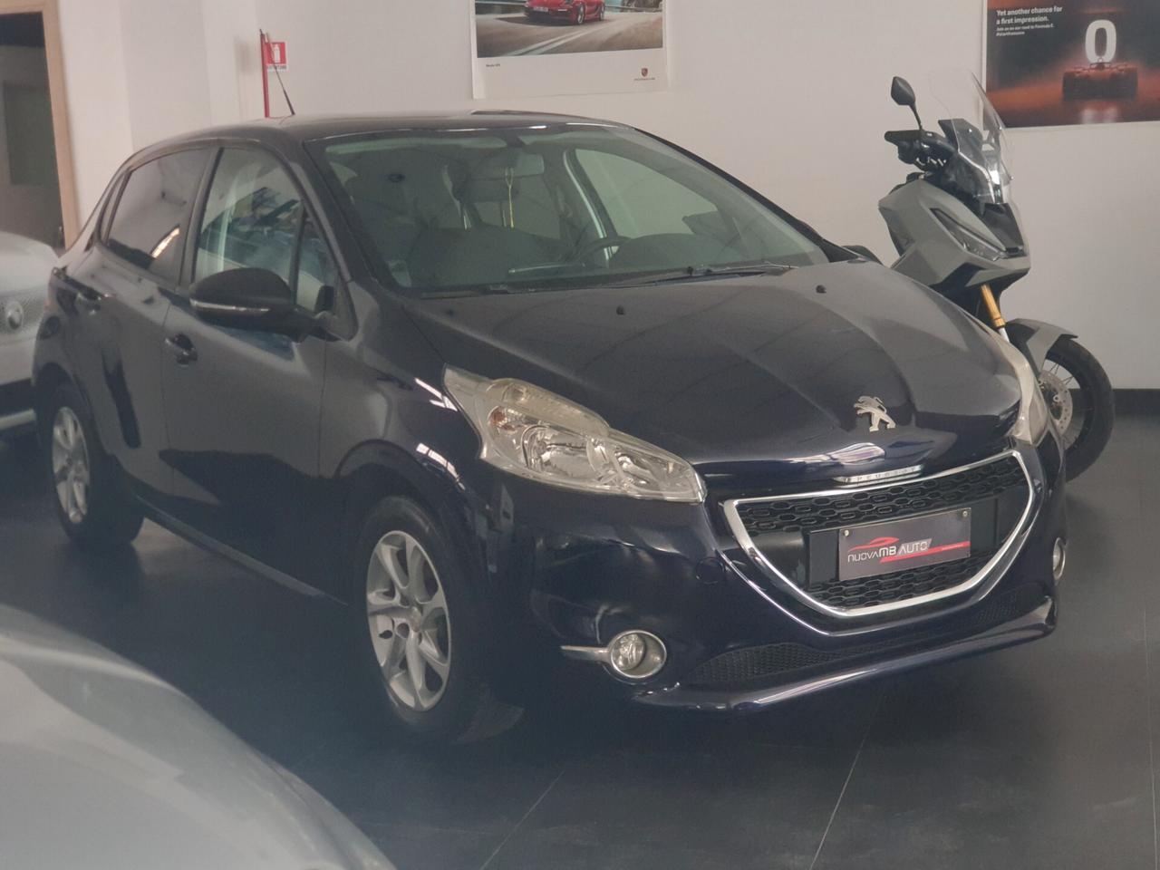 Peugeot 208 1.4 HDi 68 CV 5 porte Allure