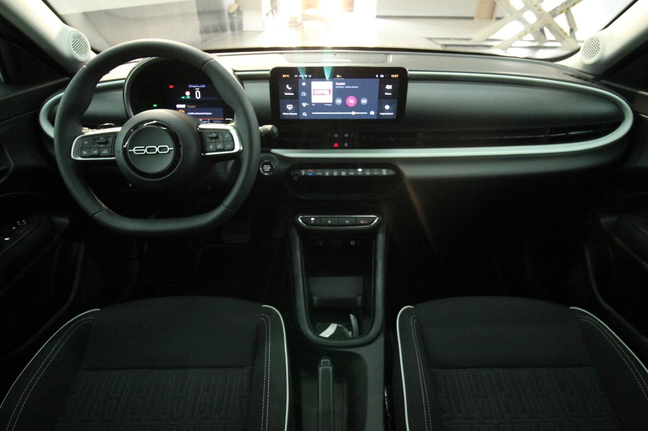FIAT 600 1.2 HYBRID 110 CV