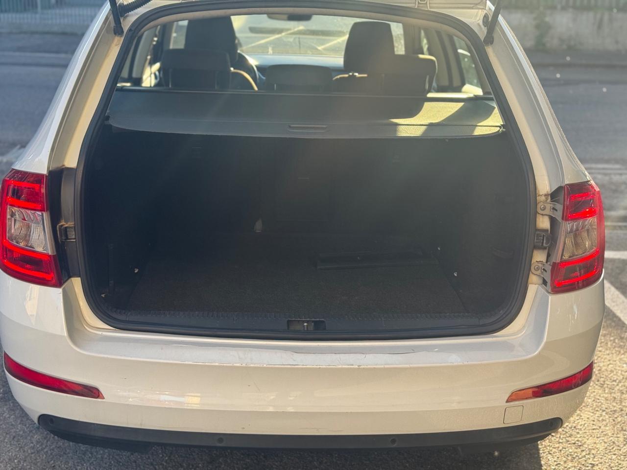 Skoda Octavia 1.6 TDI CR 115 CV DSG Executive