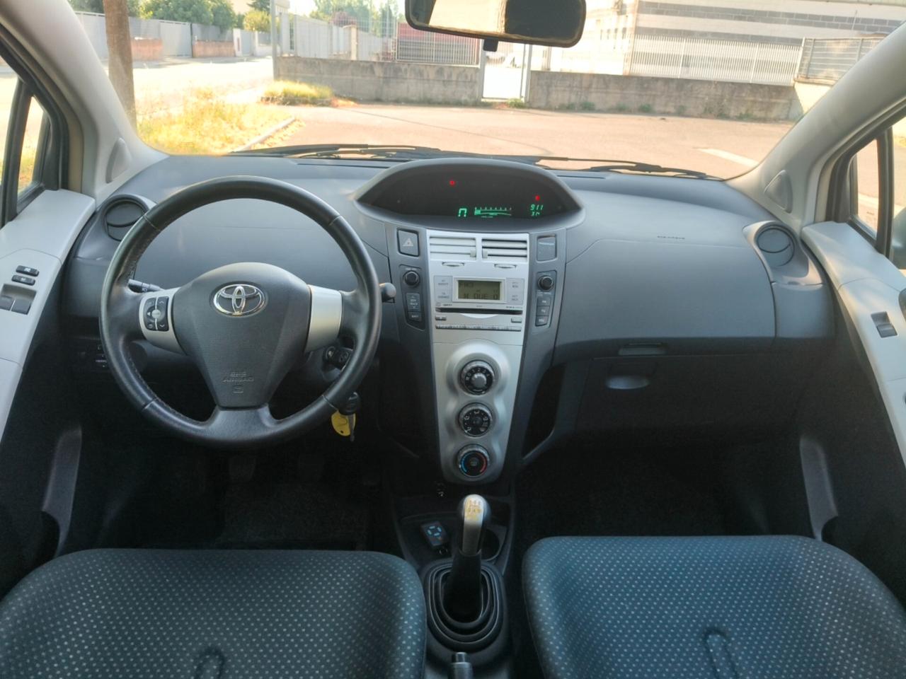Toyota Yaris 1.0 5 porte SOLAMENTE 119.000 KM