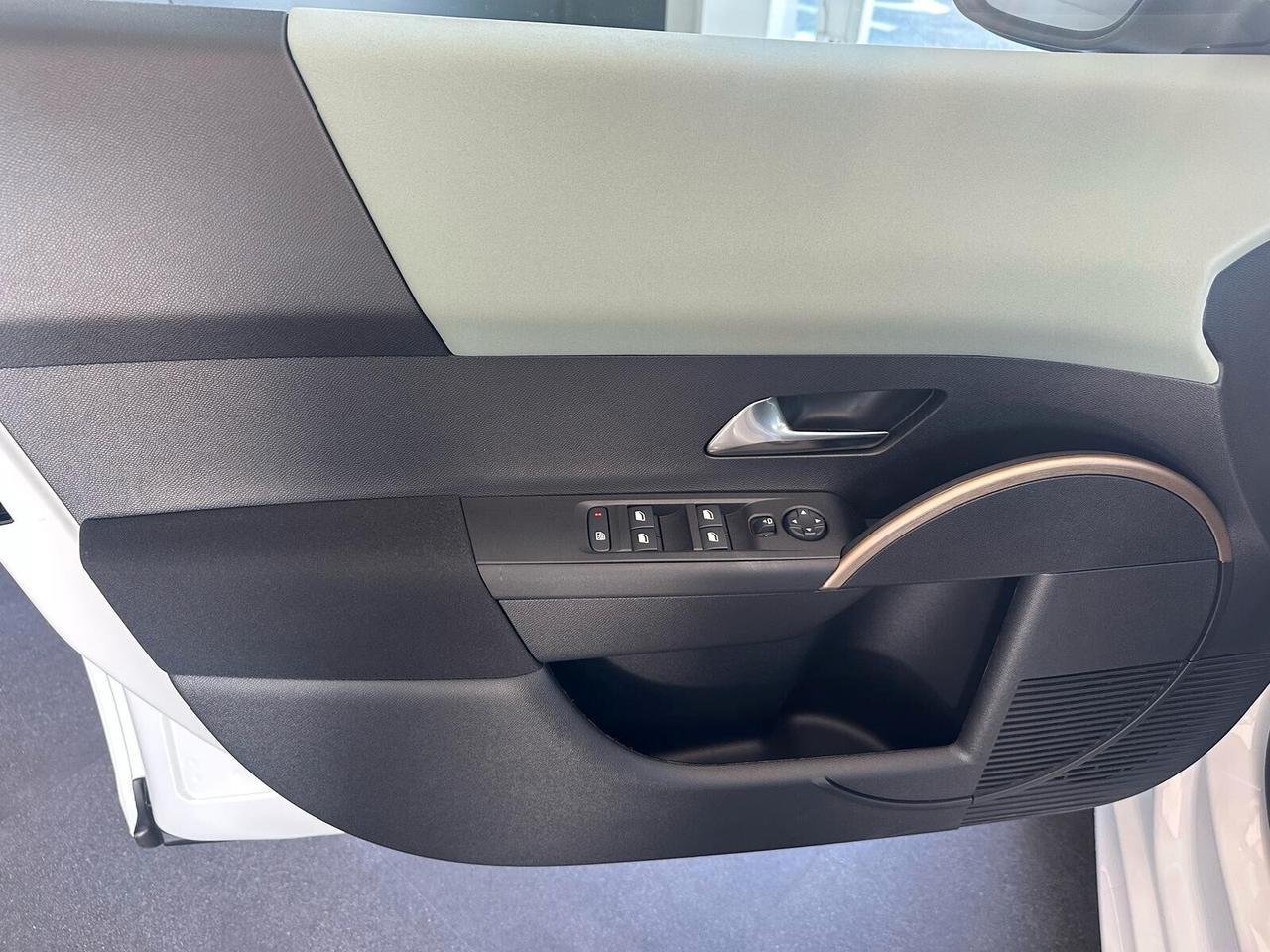 Lancia Ypsilon Hybrid e-DCT