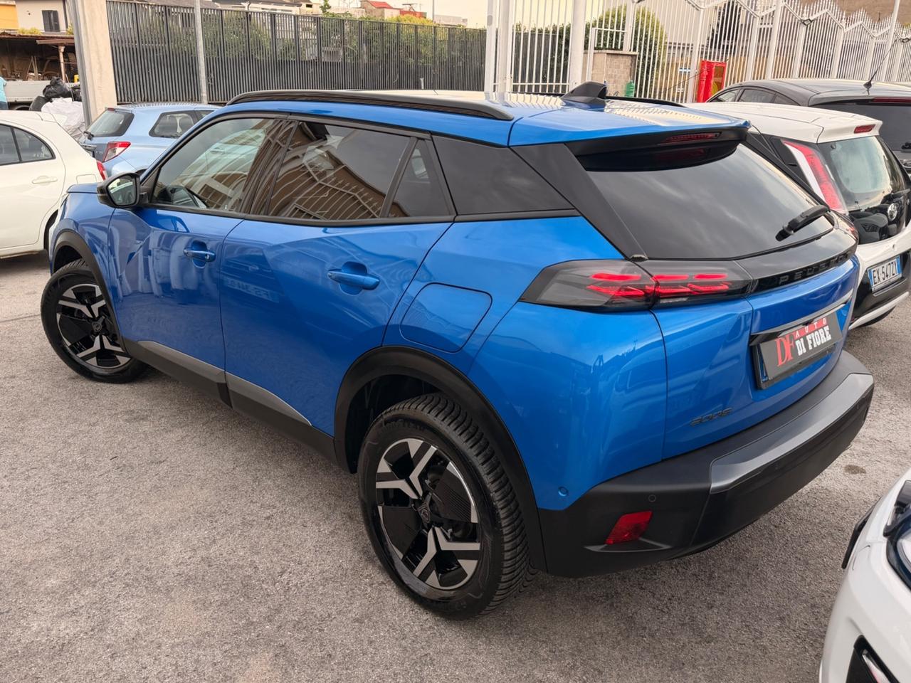 Peugeot 2008 1.5 BlueHDi 130 EAT8 Allure navi cockpit
