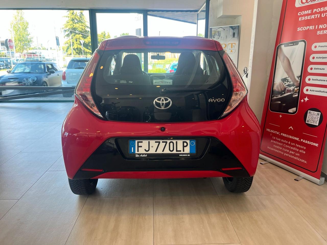 Toyota Aygo 1.0 VVT-i 69 CV 5 porte x-black TSS MMT