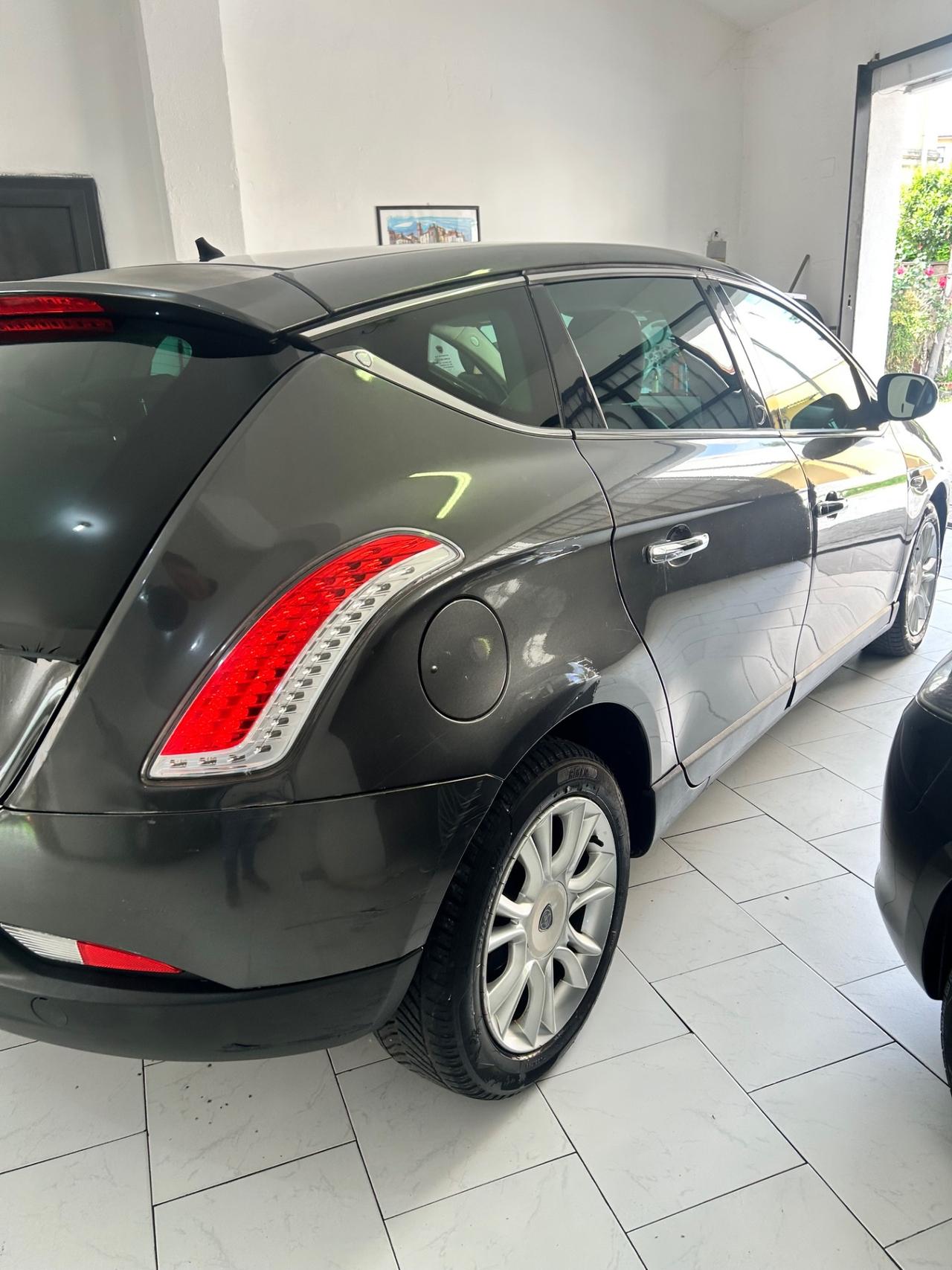 Lancia Delta 1.6 MJT DPF 105 CV Gold