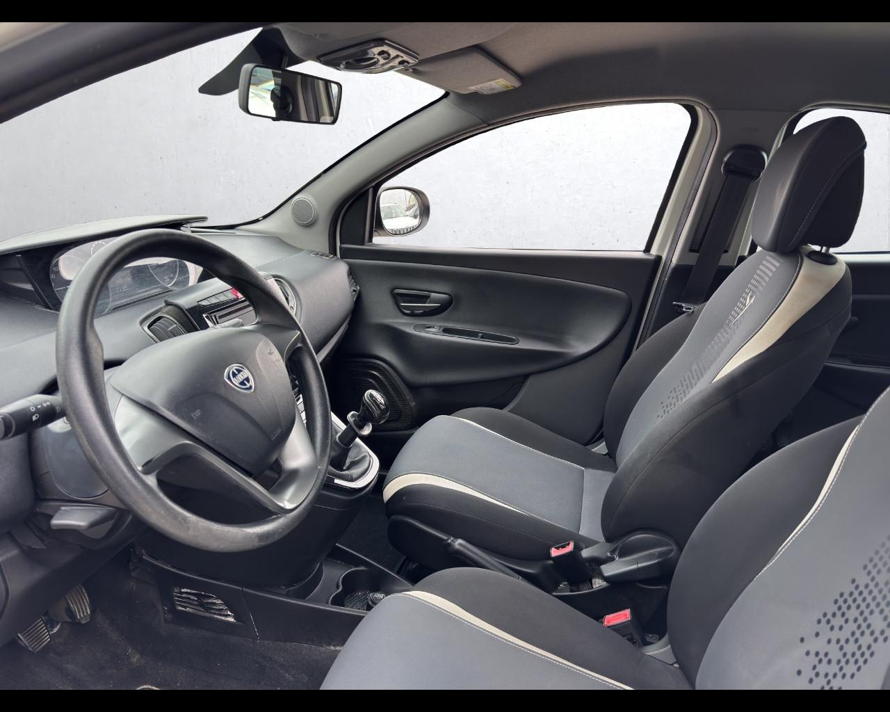 LANCIA Ypsilon 3ª serie - Ypsilon 0.9 TwinAir 85 CV 5 porte Metano