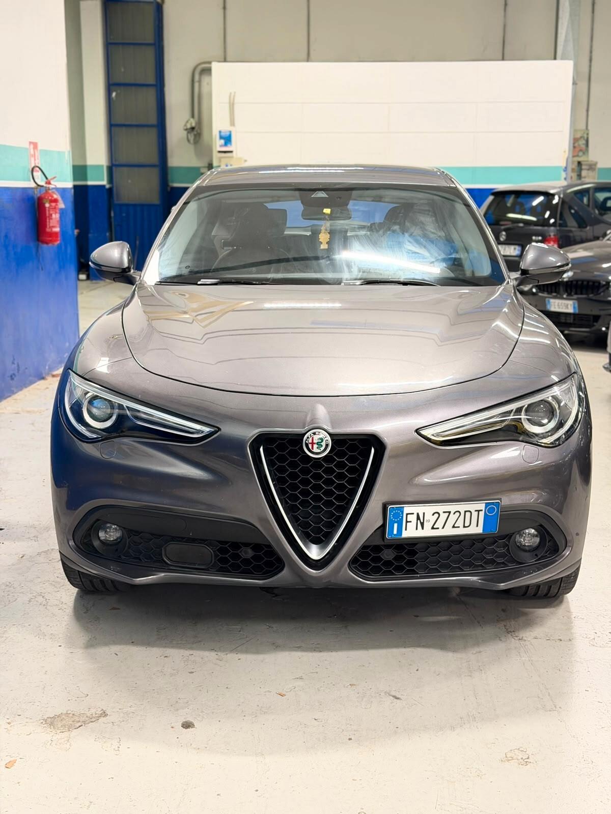 Alfa Romeo Stelvio 2.2 Turbodiesel 180 CV AT8 RWD Business